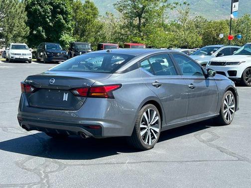 Gun Metallic 2019 Nissan Altima 2.5 SR