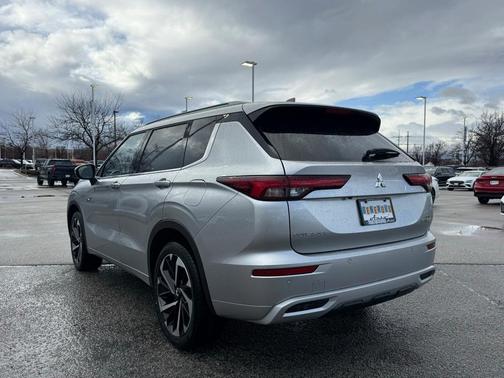 2025 Mitsubishi Outlander PHEV SEL