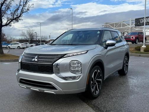 2025 Mitsubishi Outlander PHEV SEL