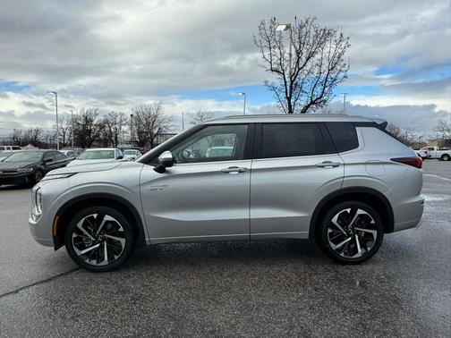 2025 Mitsubishi Outlander PHEV SEL
