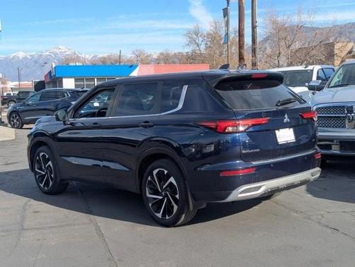 2024 Mitsubishi Outlander SE