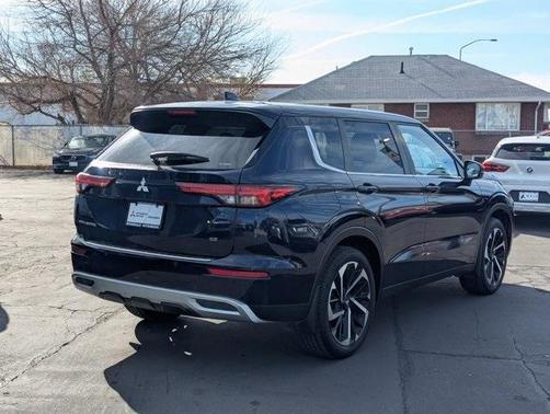 2024 Mitsubishi Outlander SE