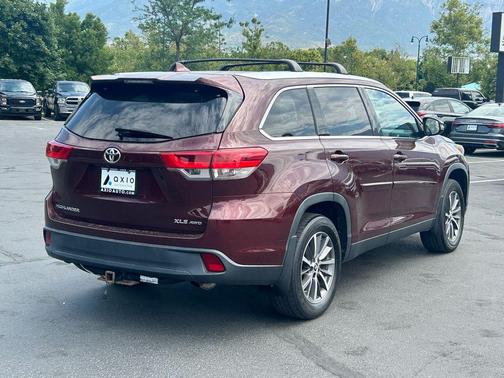 2019 Toyota Highlander 