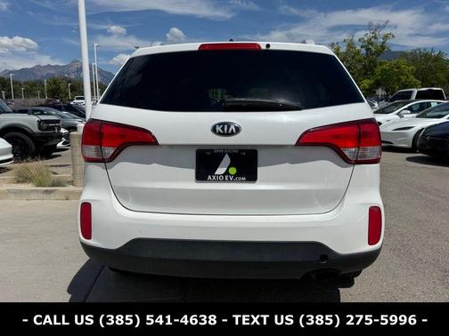 Snow White Pearl 2015 Kia Sorento LX