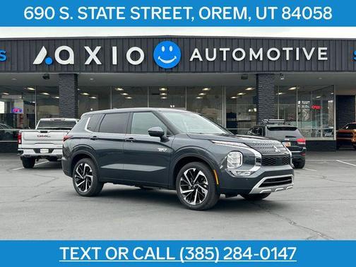 Graphite Gray 2025 Mitsubishi Outlander PHEV SE