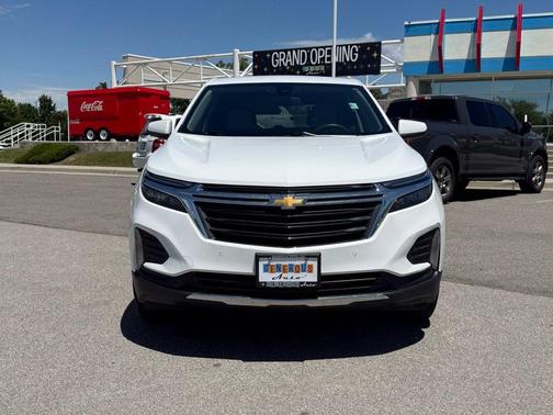 Summit White 2023 Chevrolet Equinox 2LT