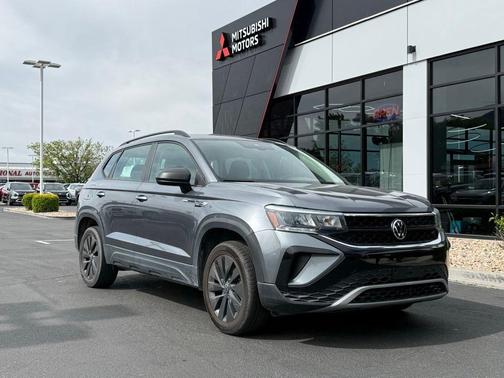 Platinum Gray Metallic 2022 Volkswagen Taos 1.5T S