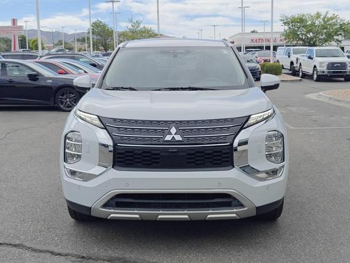 2023 Mitsubishi Outlander PHEV 