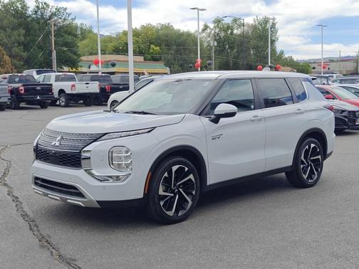 2023 Mitsubishi Outlander PHEV 