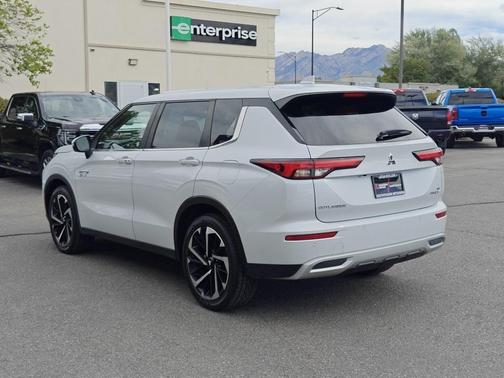2023 Mitsubishi Outlander PHEV 