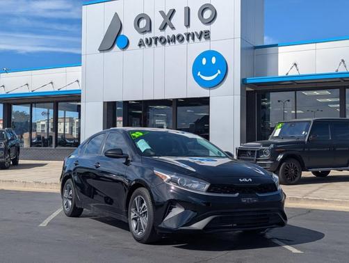 Aurora Black Pearl 2023 Kia Forte LXS