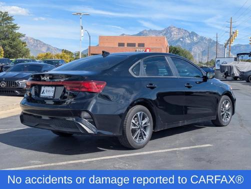 Aurora Black Pearl 2023 Kia Forte LXS