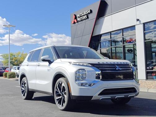 2025 Mitsubishi Outlander PHEV SE