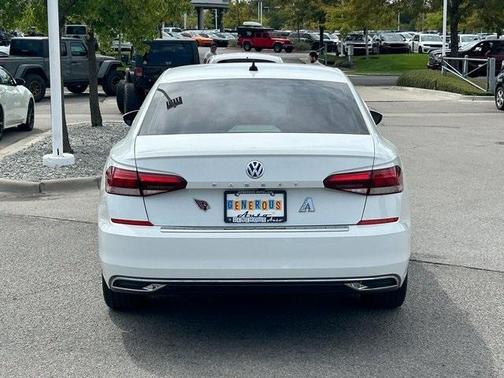 2022 Volkswagen Passat 2.0T SE