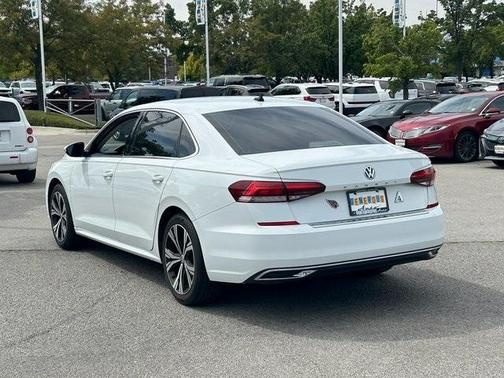 2022 Volkswagen Passat 2.0T SE