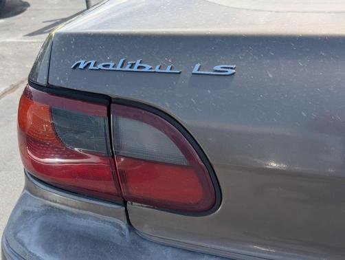 Medium Bronzemist Metallic 1999 Chevrolet Malibu LS