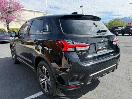 Black 2026 Mitsubishi Outlander Sport 2.0 ES