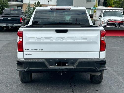 Summit White 2022 Chevrolet Silverado 1500 WT