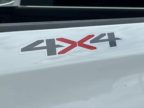 Summit White 2022 Chevrolet Silverado 1500 WT