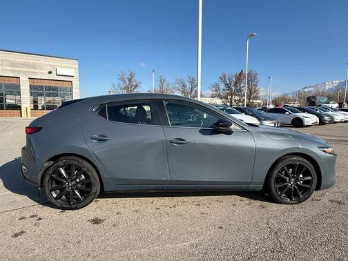 2023 Mazda Mazda3 2.5 S Carbon Edition