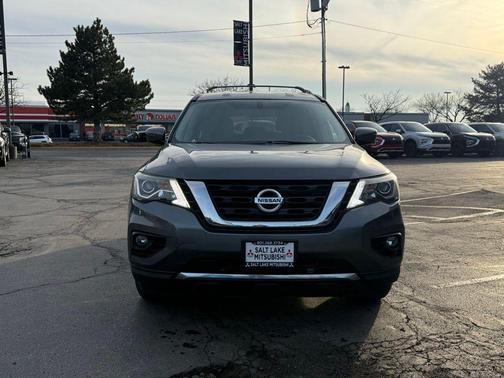 2017 Nissan Pathfinder SV