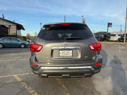 2017 Nissan Pathfinder SV