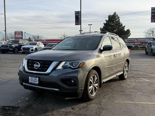 2017 Nissan Pathfinder SV