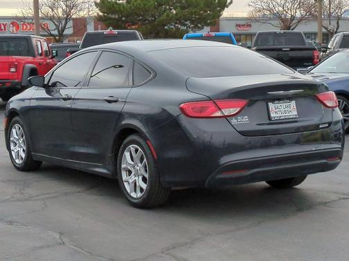 2017 Chrysler 200 LX