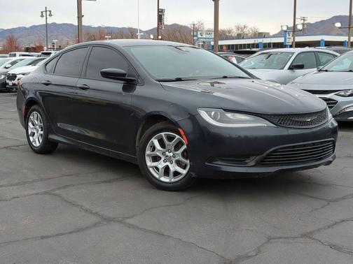 2017 Chrysler 200 LX
