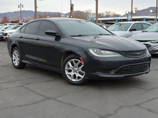 2017 Chrysler 200 LX