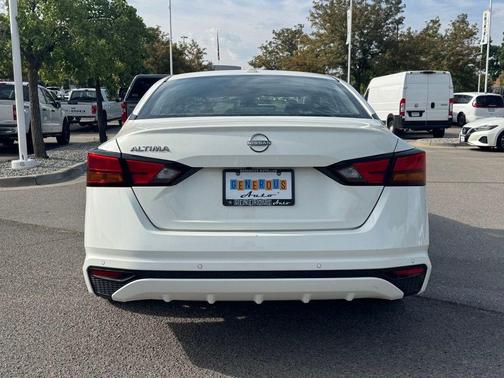 Glacier White 2025 Nissan Altima SV