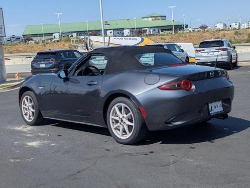 2017 Mazda MX-5 Miata Sport