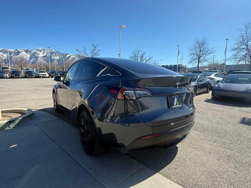 2024 Tesla Model Y Long Range