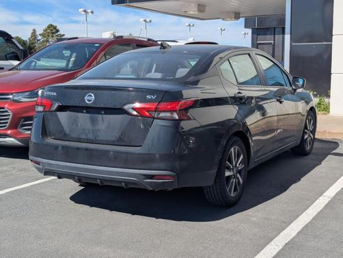 Super Black Metallic 2021 Nissan Versa 1.6 SV