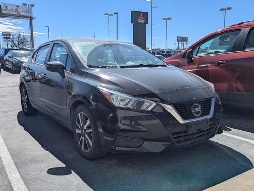 Super Black Metallic 2021 Nissan Versa 1.6 SV