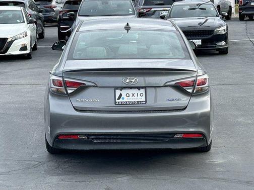 2017 Hyundai SONATA Hybrid SE