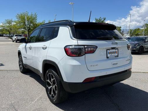 Bright White Clearcoat 2025 Jeep Compass Limited