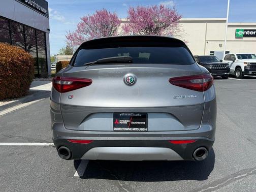 Stromboli Gray Metallic 2018 Alfa Romeo Stelvio Base