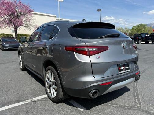 Stromboli Gray Metallic 2018 Alfa Romeo Stelvio Base