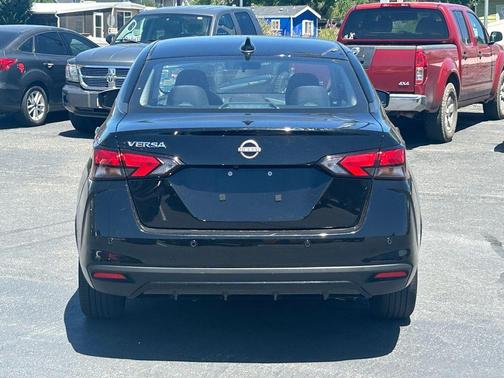 Black 2025 Nissan Versa 1.6 SV