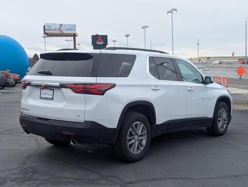 2022 Chevrolet Traverse LT Cloth