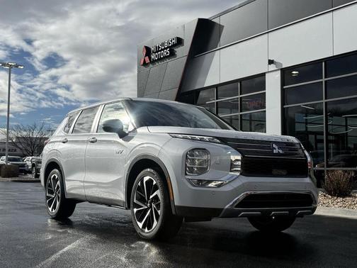 2025 Mitsubishi Outlander PHEV SE