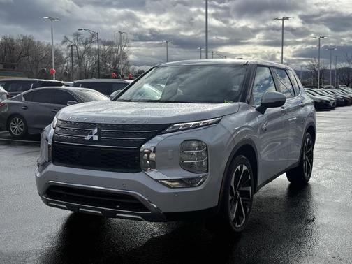 2025 Mitsubishi Outlander PHEV SE