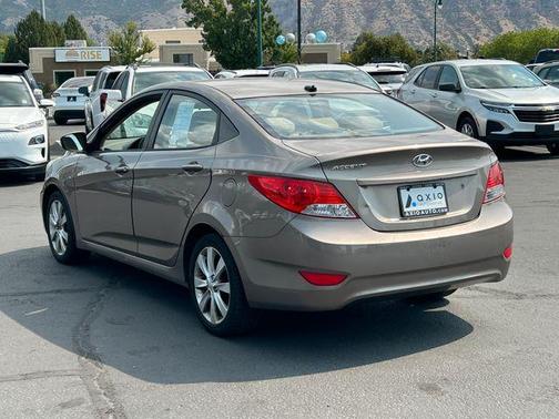 2012 Hyundai Accent GLS