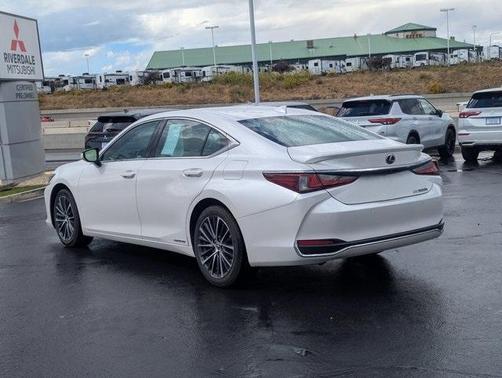 2022 Lexus ES 300h 300H