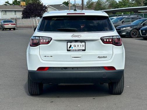 Bright White Clearcoat 2025 Jeep Compass Sport