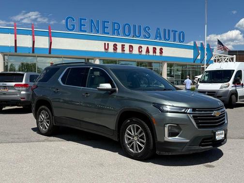 Silver Sage Metallic 2023 Chevrolet Traverse LT Cloth