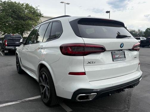 Alpine White 2023 BMW X5 PHEV xDrive45e