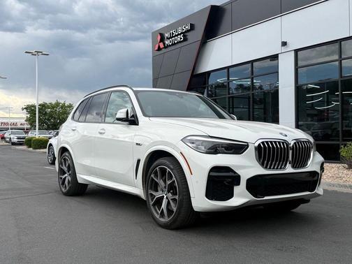 Alpine White 2023 BMW X5 PHEV xDrive45e