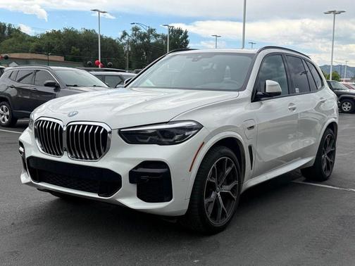 Alpine White 2023 BMW X5 PHEV xDrive45e